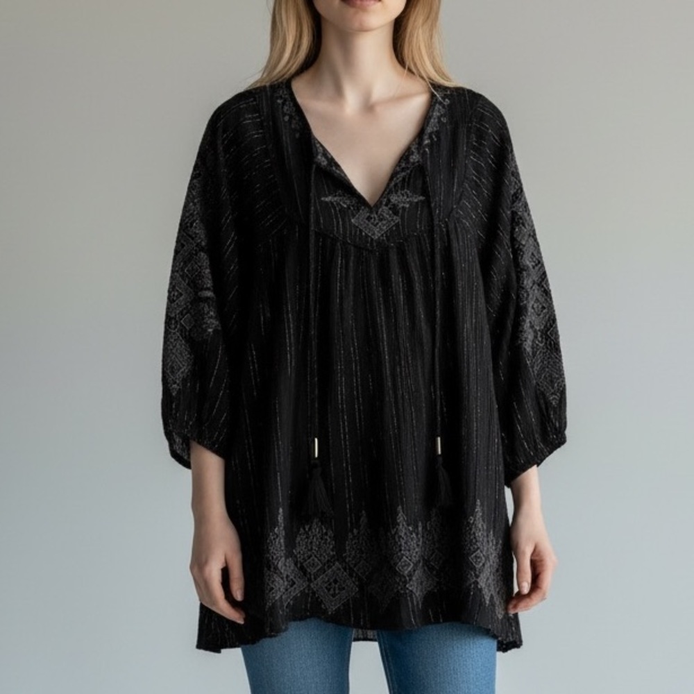 Johnny Was Jade Devaki Black Metaalic Embroidered tunic